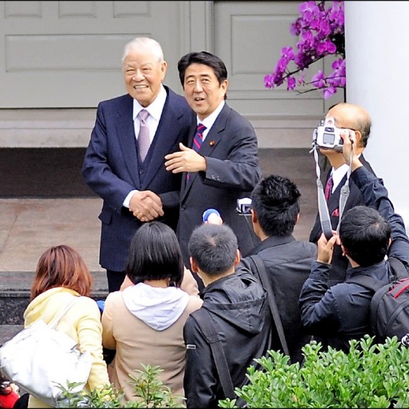 	Lee and Abe	